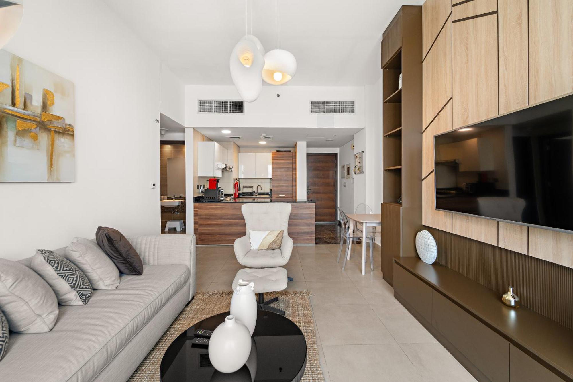 Waterfront View 1br With Gym, Pool & Sauna