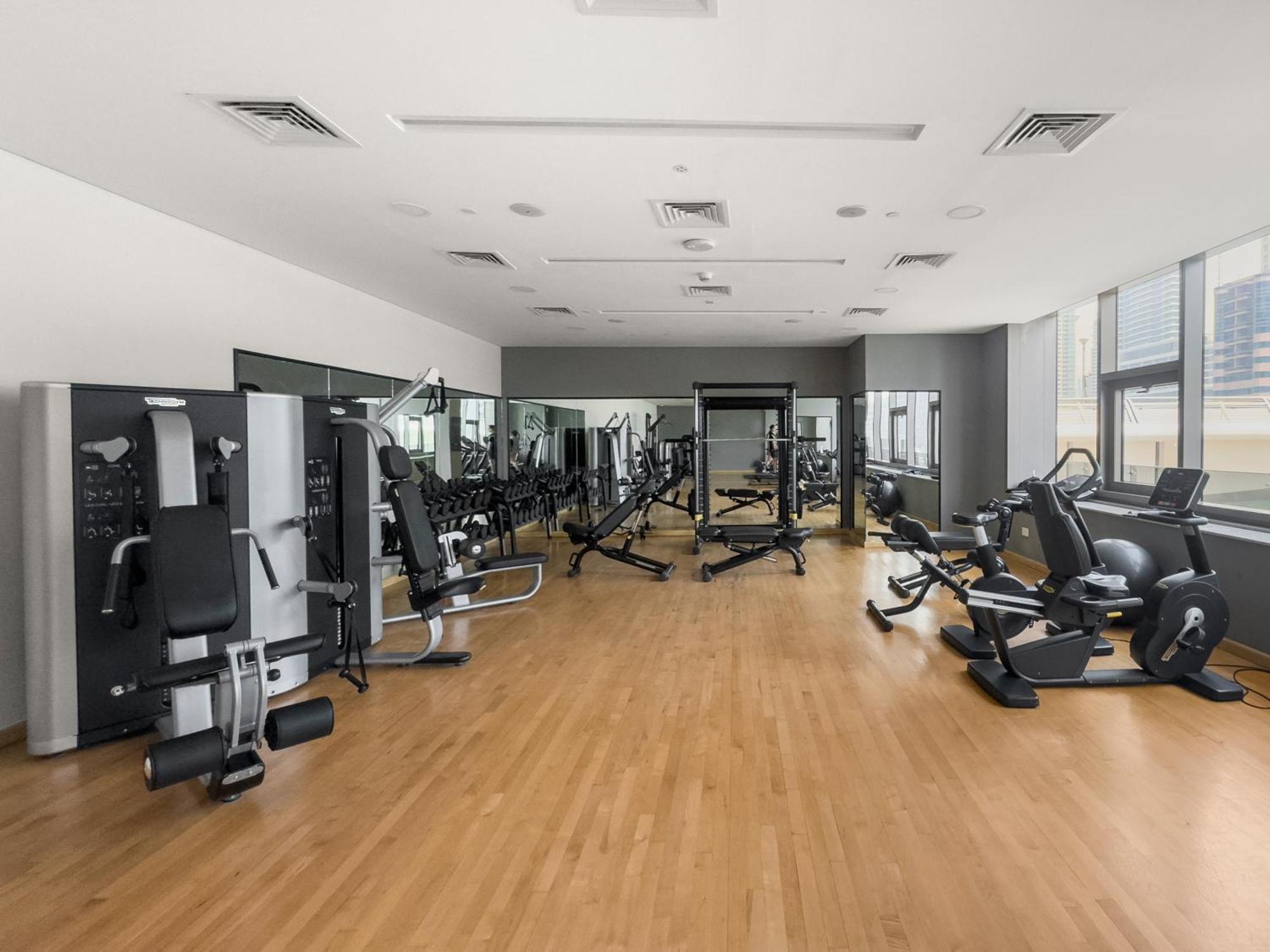 Waterfront View 1br With Gym, Pool & Sauna * Dubai